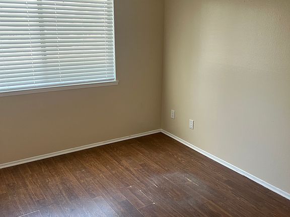 2nd image of 4843 Jackson St #101