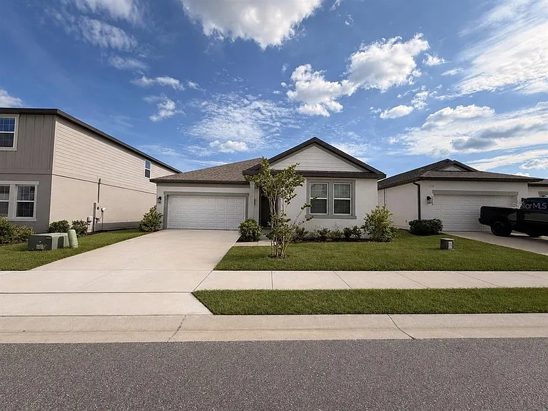 2272 Derwent Dr — Photo 3