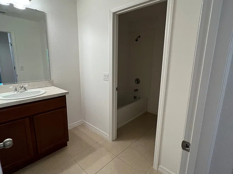 124 Primrose Dr — Photo 18