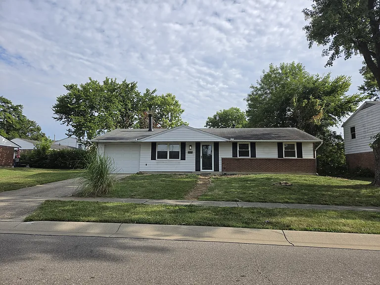 1584 Valdosta Dr — Photo 1