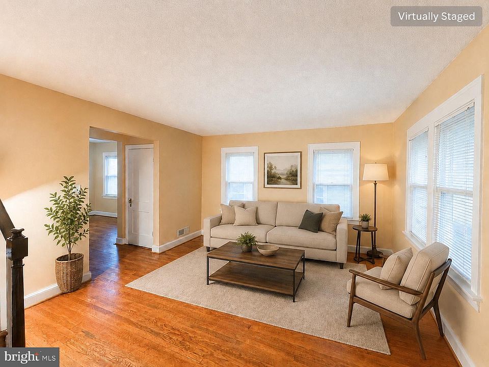 1st image of 3229 12th Pl SE