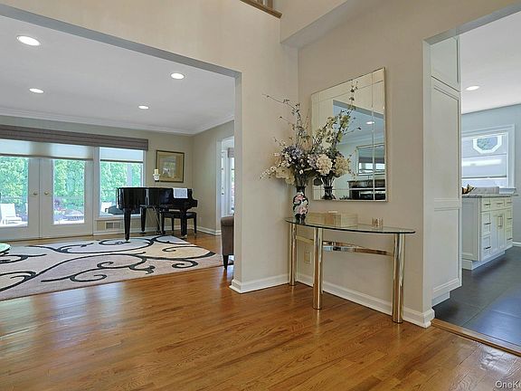 5th image of 21 Soundview Drive