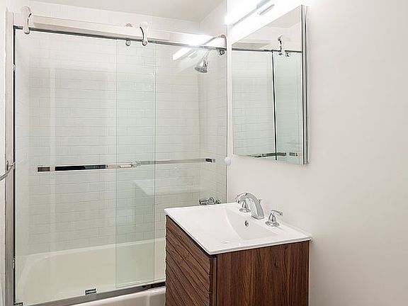 5th image of 314 W 56th St APT 4E