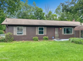 109 Lynwood Ln, Oak Ridge, TN 37830