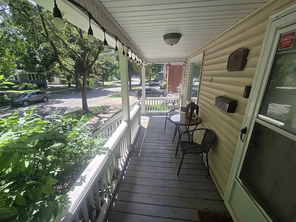 3 bed, 1.5 bath, 1400 sqft, $3,395 — Photo 4