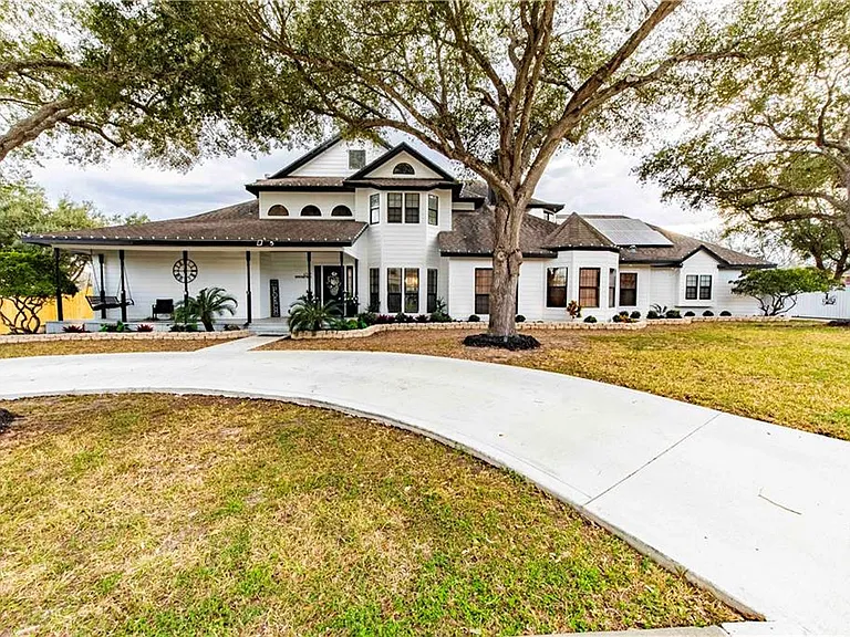 4517 River Park Dr — Photo 1