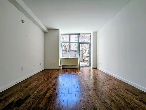 260 W 26th St Photo 1 260 W 26th St Photo 1