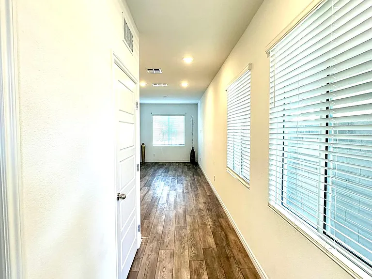 4480 Peressini St — Photo 3