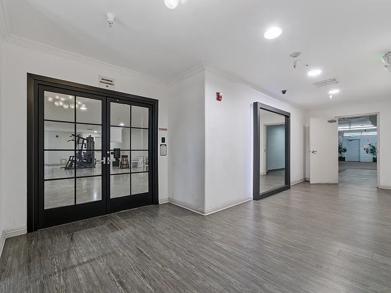 700 S Ardmore Ave #304 — Photo 30
