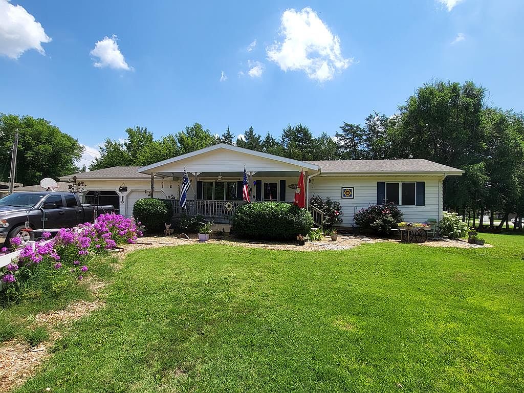 310 N Poplar St, Solomon, KS 67480 Zillow