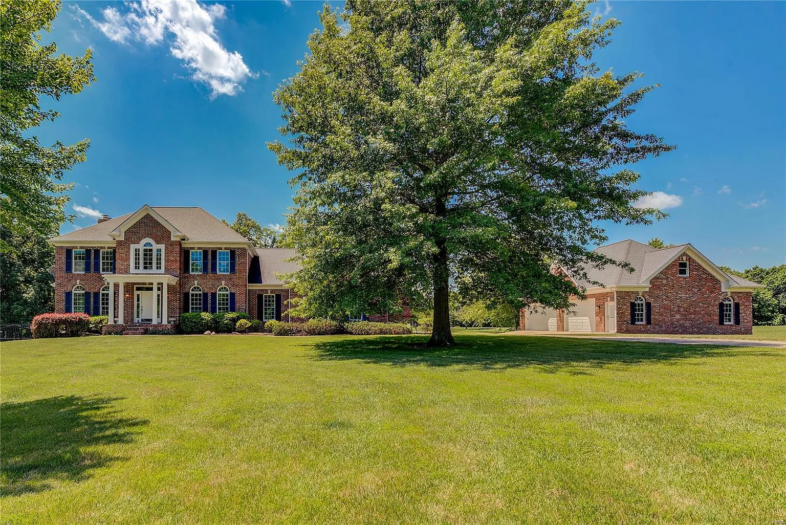 841 Golden Meadows Dr photo 1