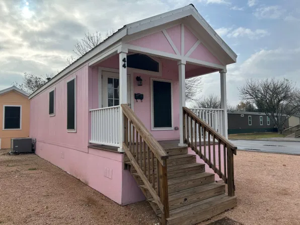 2211 Ashberry Ave, New Braunfels, TX