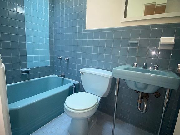 5th image of 132 W 74th St #5B2
