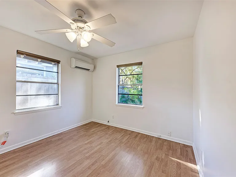1805 Mohle Dr #B — Photo 4