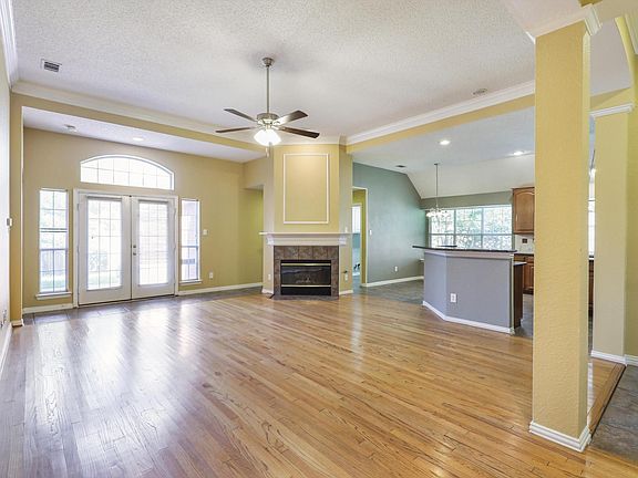 3rd image of 4665 Wales Dr