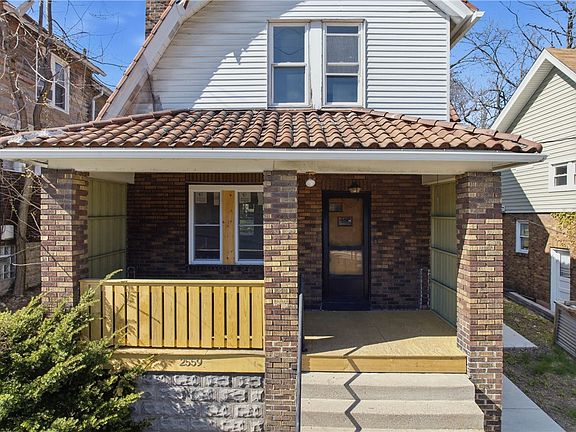 4th image of 2559 Wenzell Ave