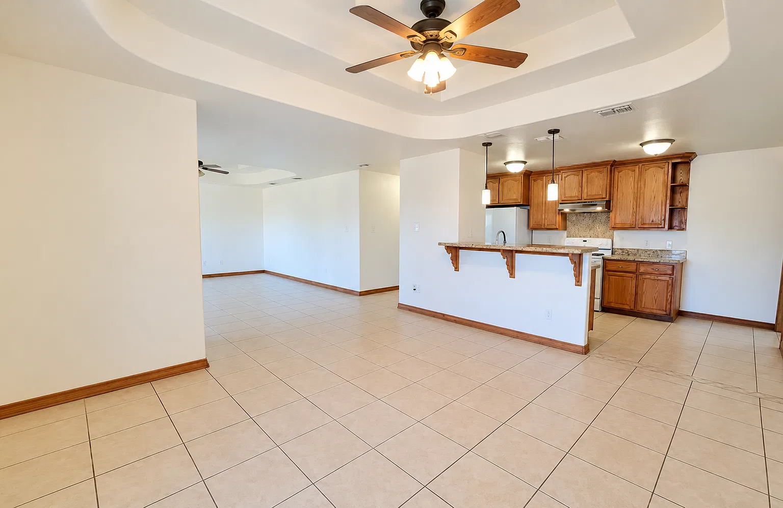 5 bed, 2115 sqft, $2,250 — Photo 3