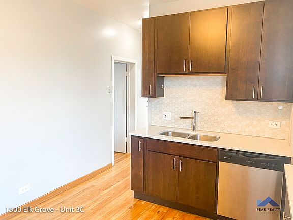 3rd image of 1514 N Honore St #3887873