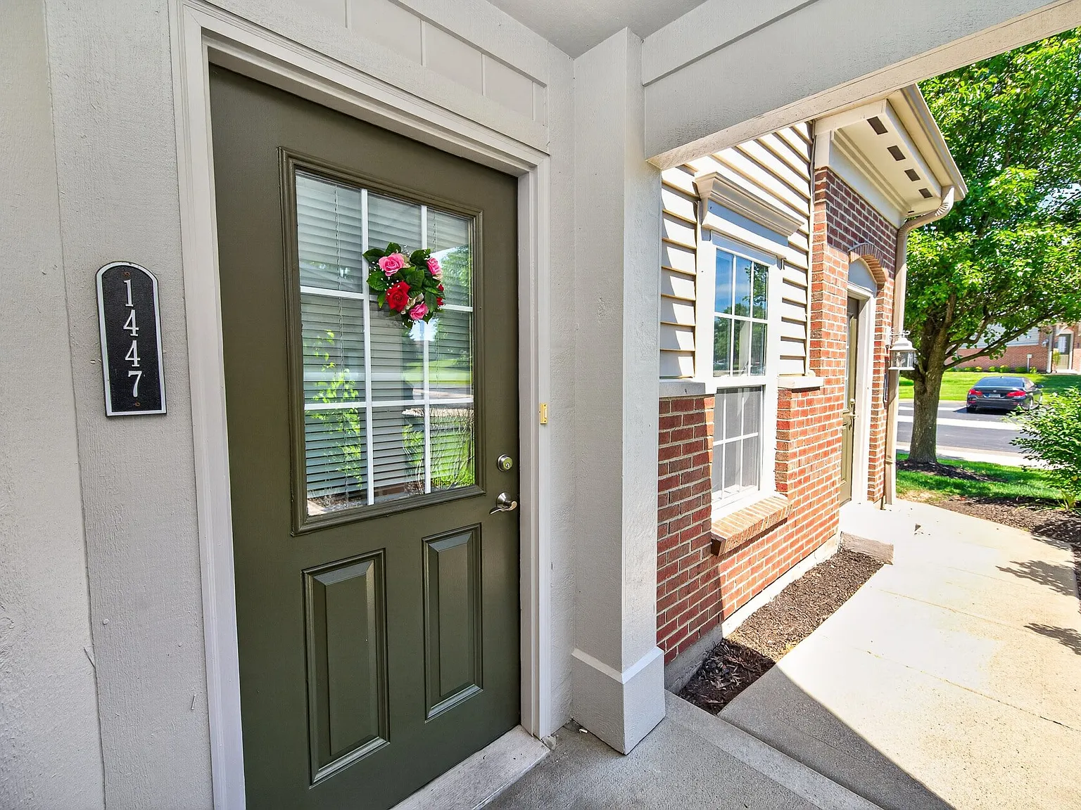 2 bed, 1155 sqft, $1,800 — Photo 2