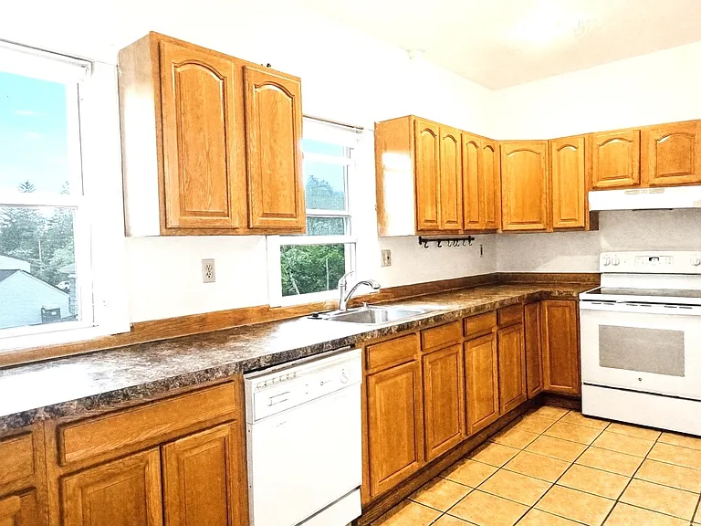 394 Spring St #3 — Photo 6