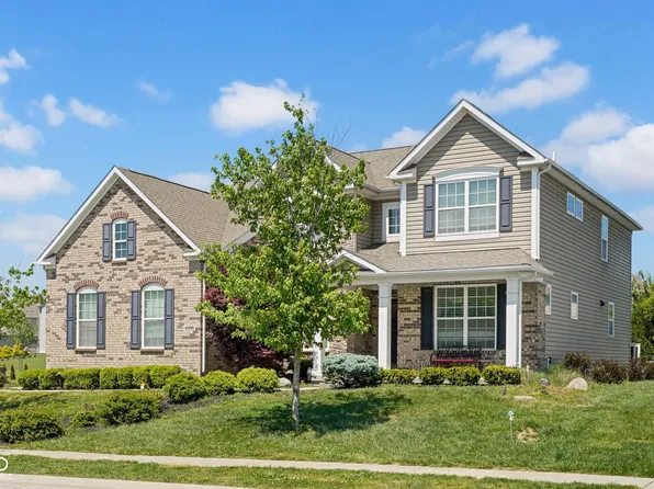 6998 Stoney Ridge Dr, Columbus, IN 47201