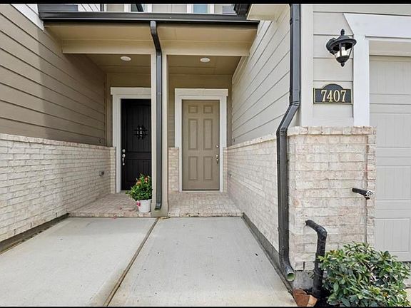 3rd image of 7407 Hinsdale Dr