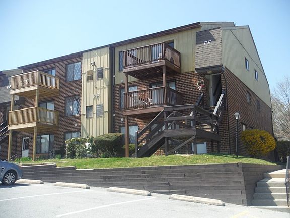 2nd image of 5200 Hilltop Dr #422