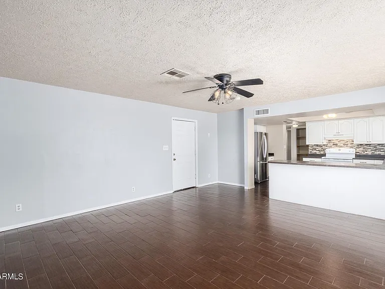 855 E Viola St — Photo 51