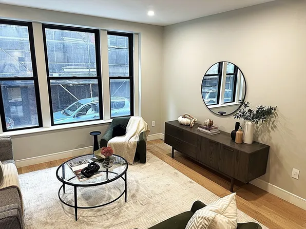 14 N Bennet St #1, Boston, MA 02113