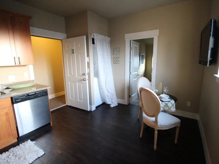 South Lane Apartments — Photo 39