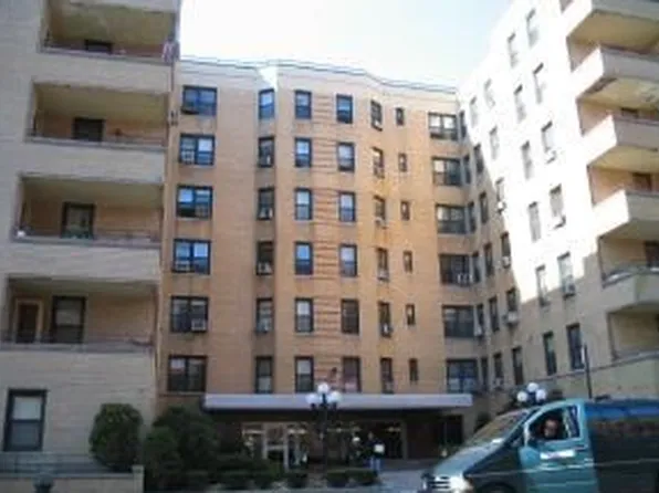 2 West End Avenue image 1 of 5