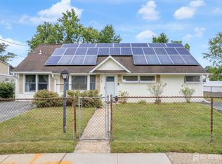 64 Ashley Rd, Edison, NJ 08817