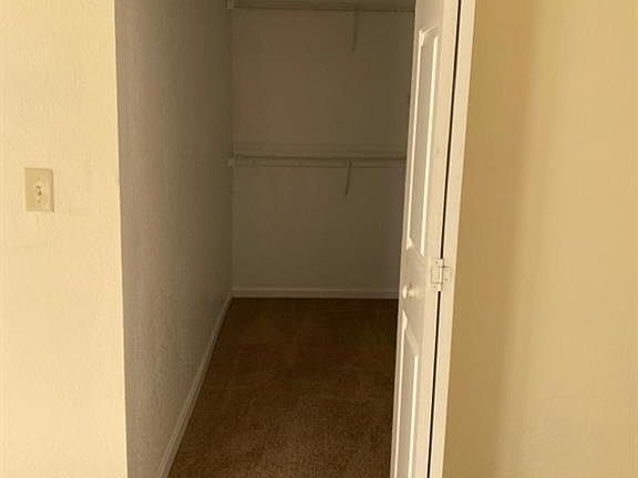 5th image of 940 Village Trl Unit 2-307