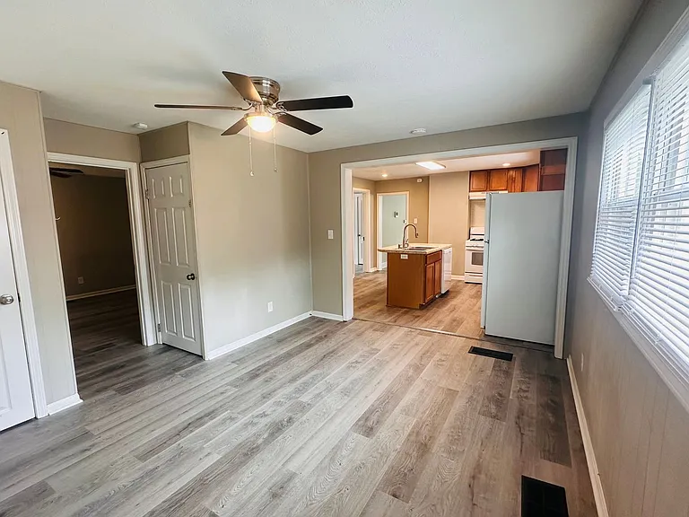 3028 University Rd — Photo 11