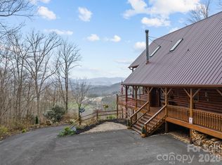 693 High Splendor Rd, Robbinsville, NC 28771