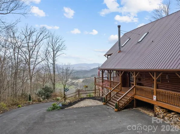 693 High Splendor Rd, Robbinsville, NC 28771