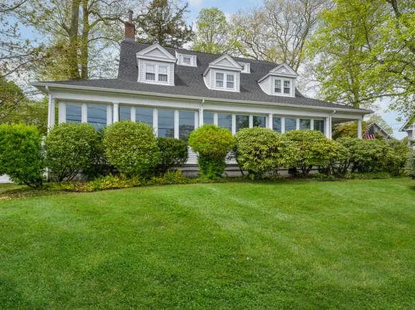 76 Argyle Avenue, Babylon, NY 11702