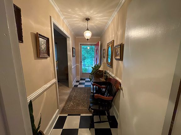 4th image of 425 Norwood Dr