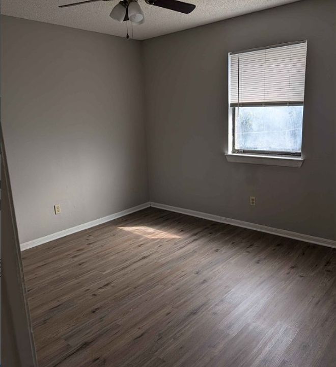 1st image of 1303 Brown Dr #B