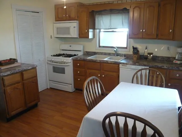 212 45th St photo 1