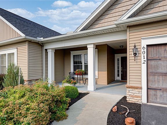 3rd image of 6012 Woodvine Rise