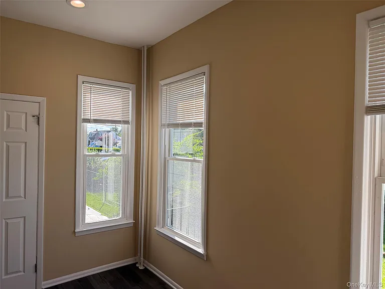 671 Main St #1 — Photo 14