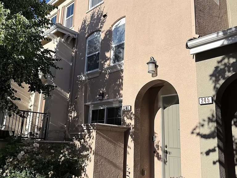241 Hockney Ave — Photo 1