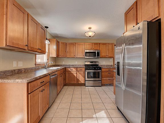 5th image of 1524 Maplecrest Dr