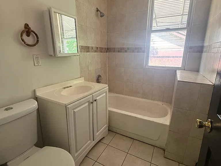 43 Treacy Ave #1-A — Photo 6