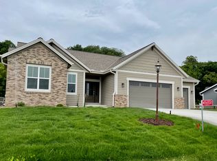 W254S5317 Primrose Ln, Waukesha, WI 53189