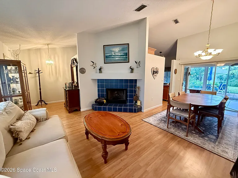 106 Delvalle St — Photo 16