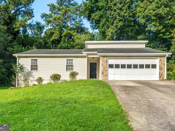654 Village Creek Dr SW, Lilburn, GA 30047
