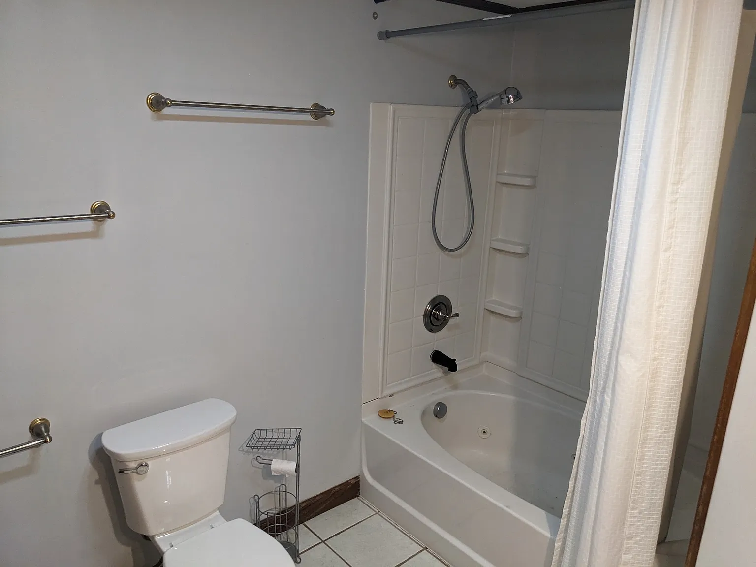 3 bed, 1836 sqft, $1,800 — Photo 4