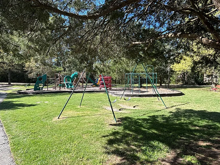 119 April Waters Dr W — Photo 29